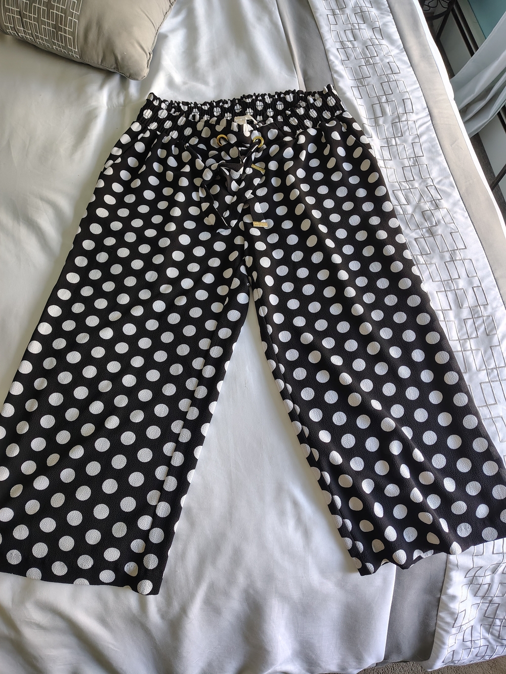 Michael Kors Black and White Polka Dot Elastic Waist, Cropl Pants
